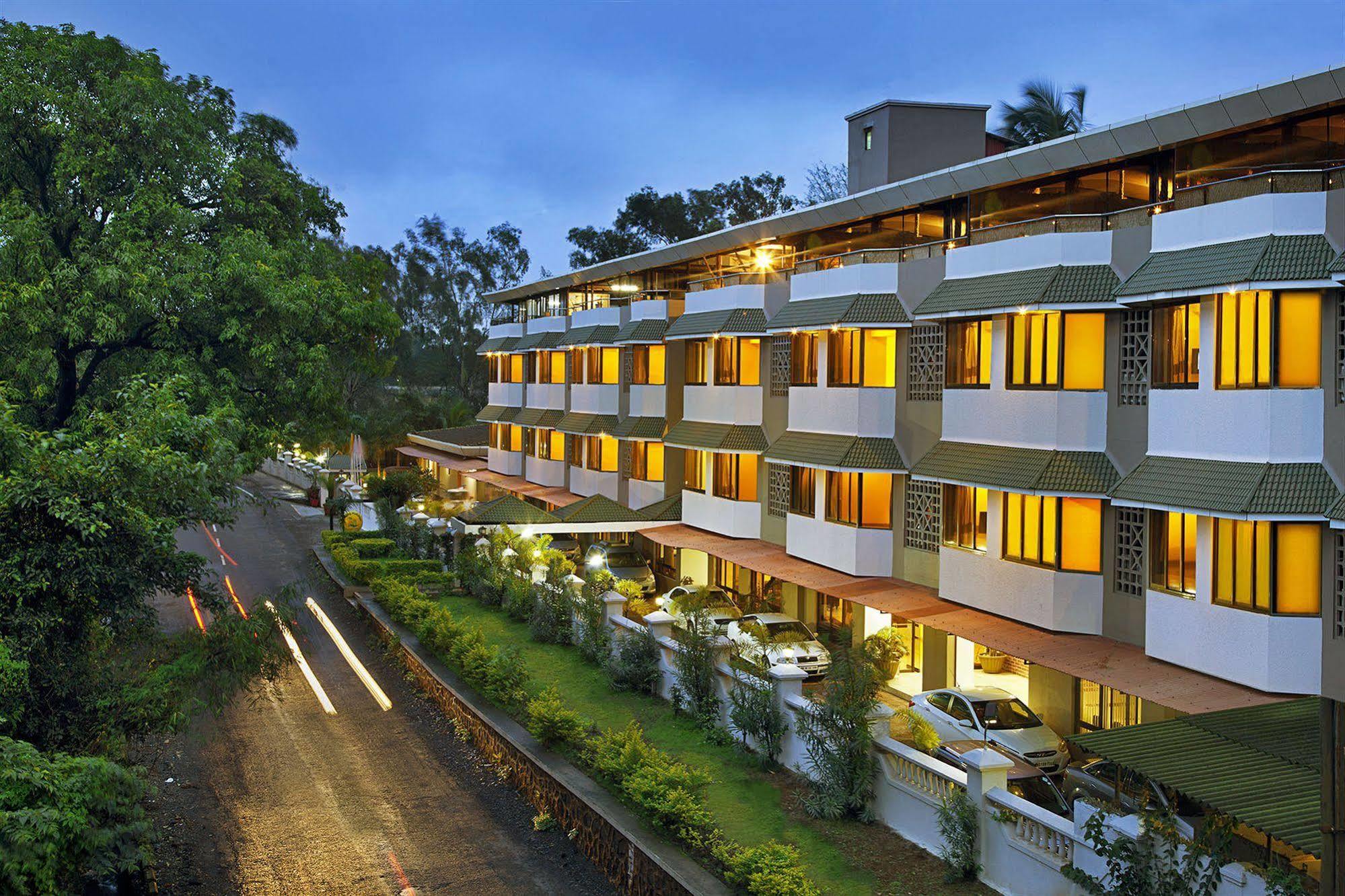 Hotel Sterling Lonavla Exterior foto