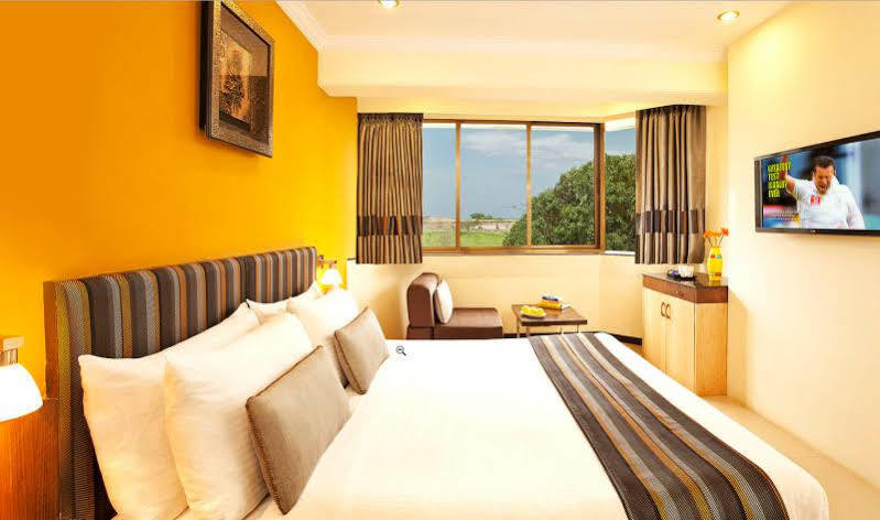 Hotel Sterling Lonavla Exterior foto